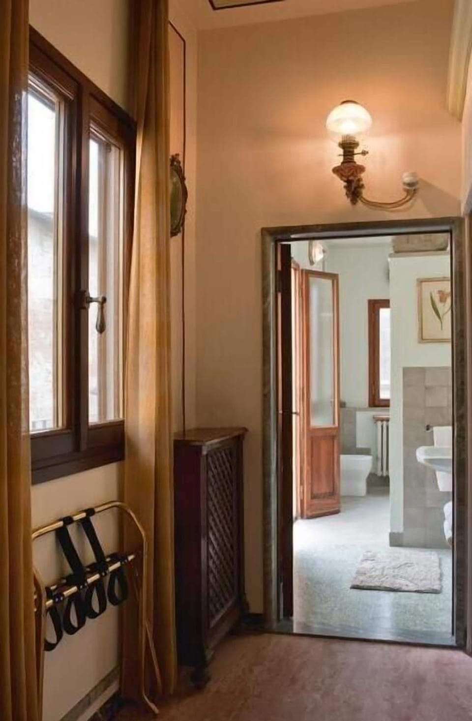 1 bedroom, premium bedding, minibar, desk