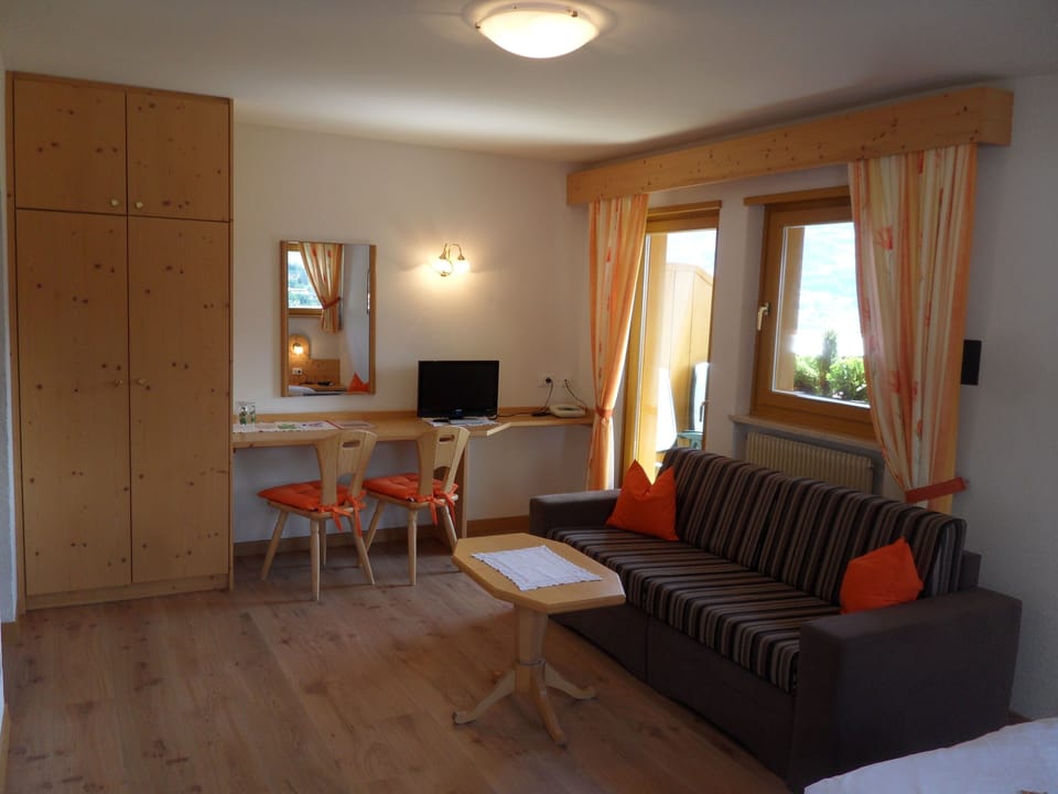 Superior Double Room | Premium bedding, in-room safe, desk, WiFi (free)