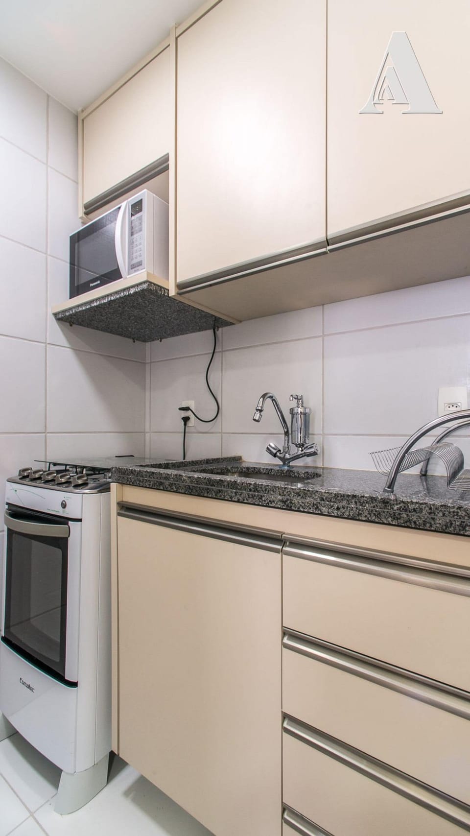 Apartment | Private kitchen | Fridge, microwave, oven, blender