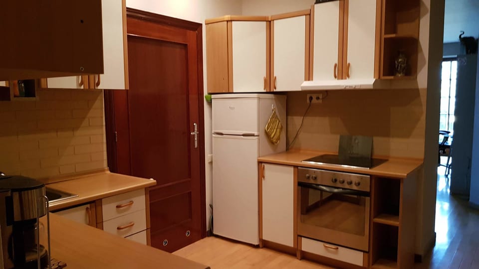 Exclusive Suite, 1 Bedroom | Private kitchen | Fridge, microwave, oven, coffee/tea maker