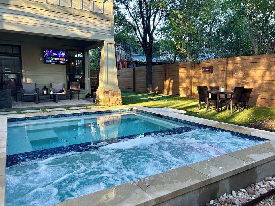 Bocce court and outdoor dining included