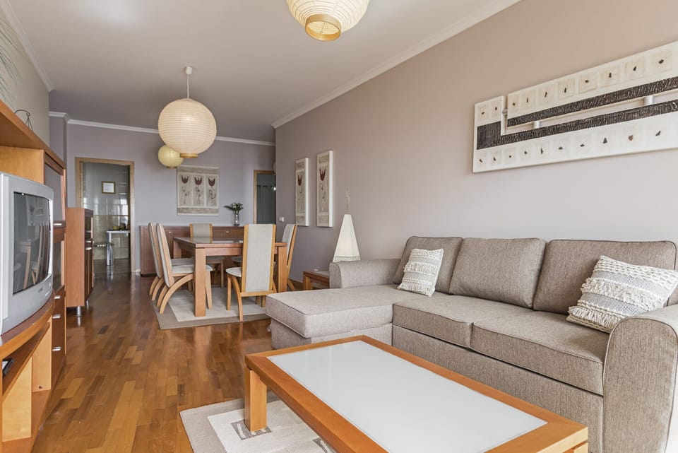 Livingroom and dining area