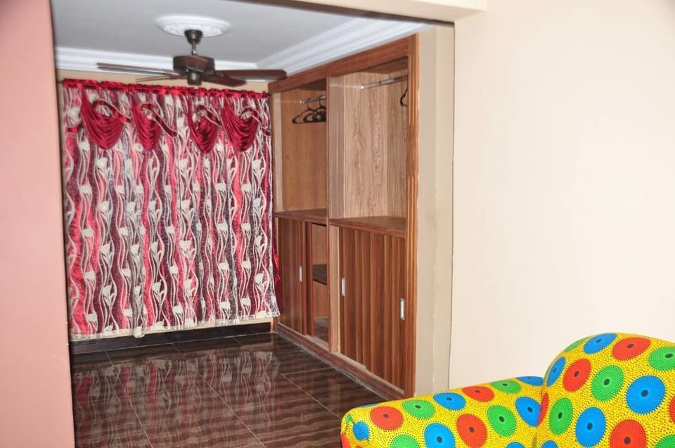 Premier House | Living area | 42-inch LED TV with cable channels, TV