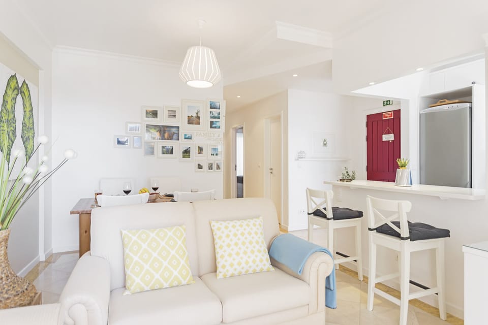 Livingroom and dining area