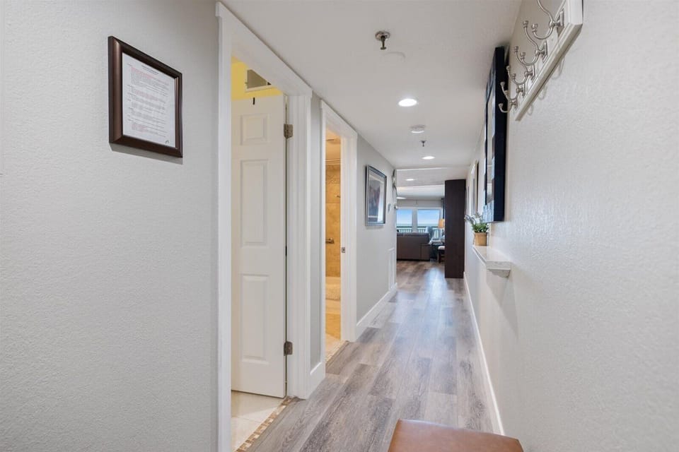 Hallway entry 