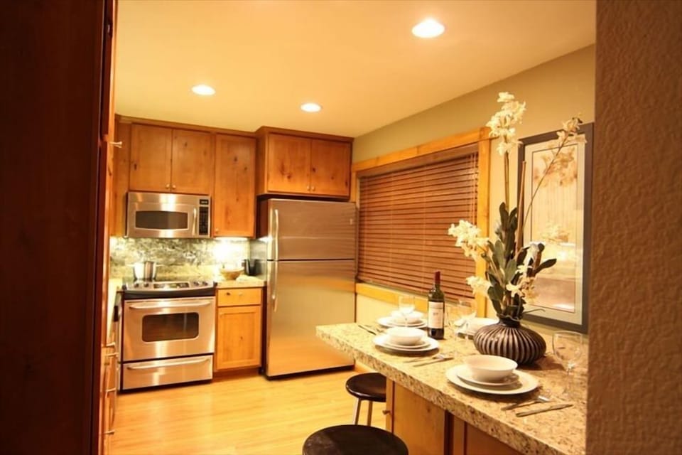 additional view of kitchen and dining area