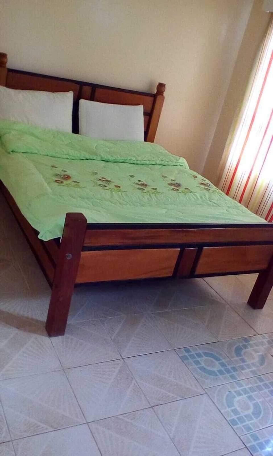 Standard Double Room | Desk, bed sheets