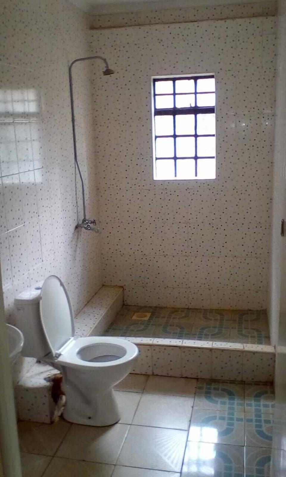 Standard Double Room | Bathroom | Shower, towels