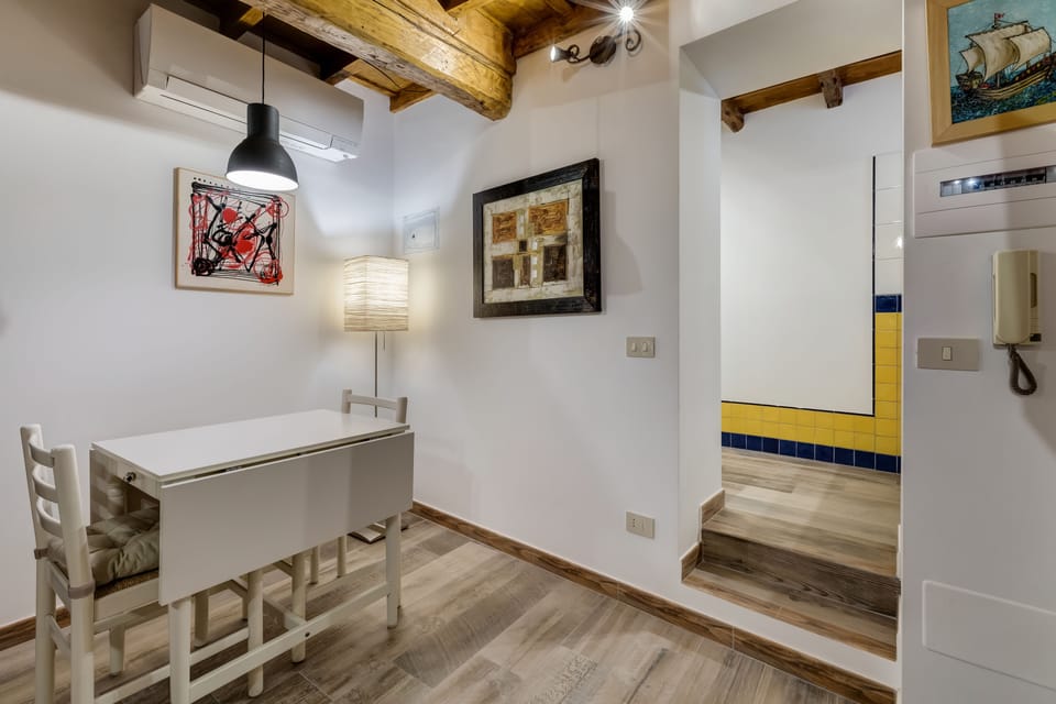 Apartment, 1 Queen Bed, Non Smoking, Air conditioning | In-room dining