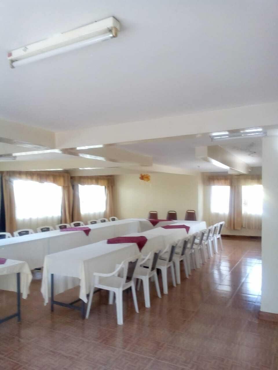 Racecourse Inn Hotel Bed and Breakfast in Kenya