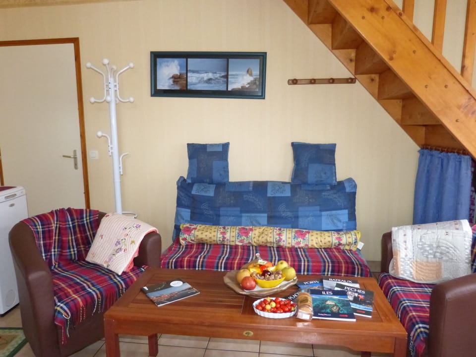 Cottage | Living area | Flat-screen TV