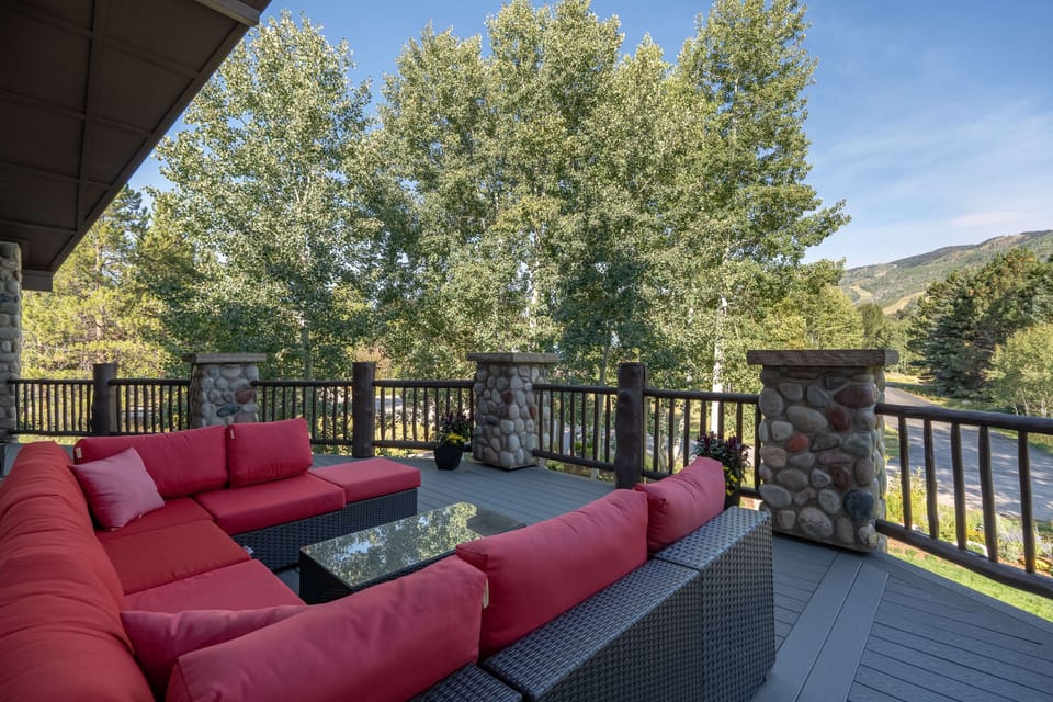 Sweeping views from the main level deck