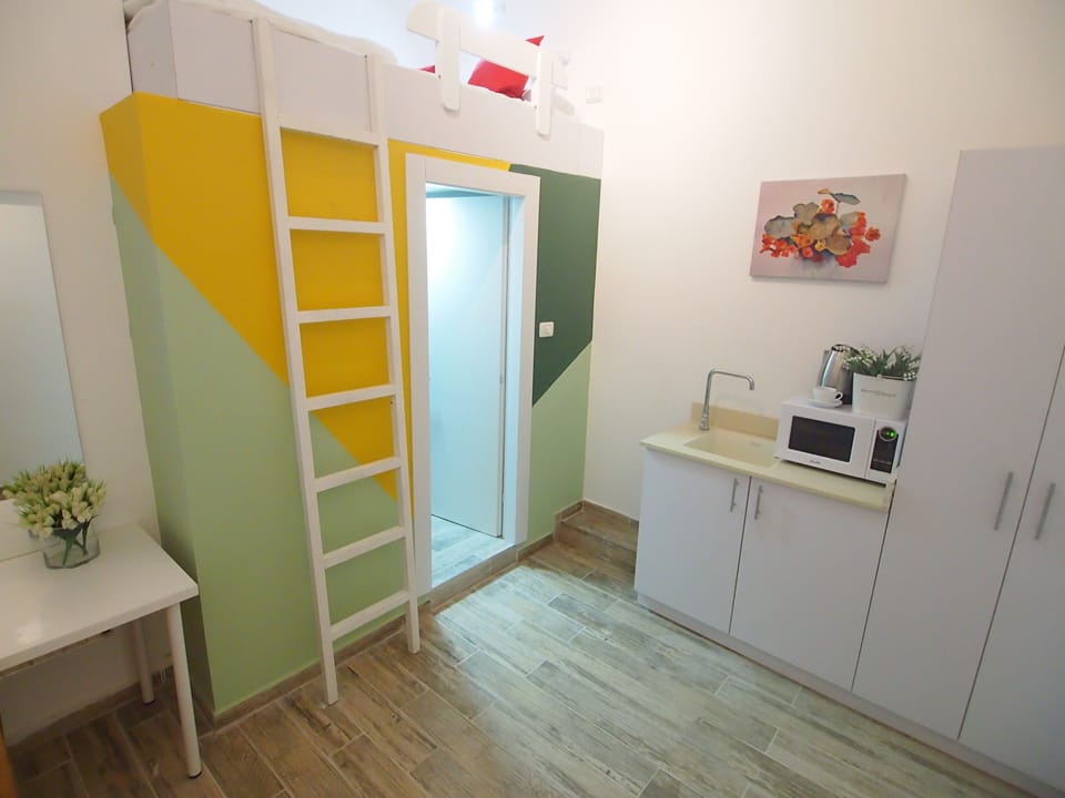 Economy Double Room, No Windows | Minibar, in-room safe, individually decorated, individually furnished