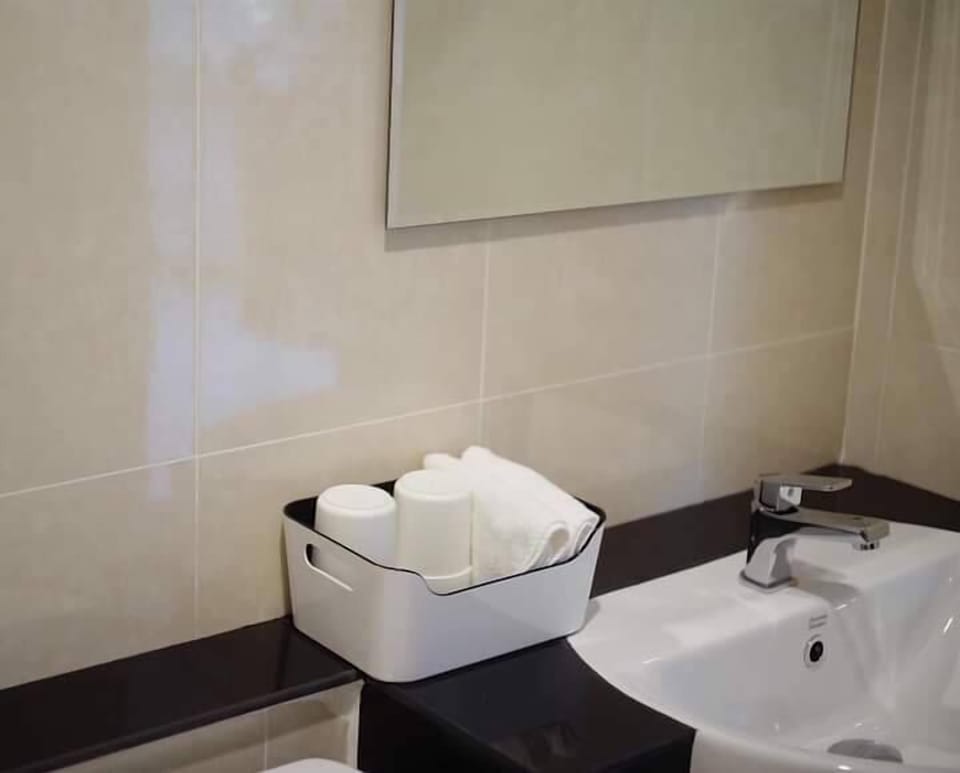 Bathroom sink