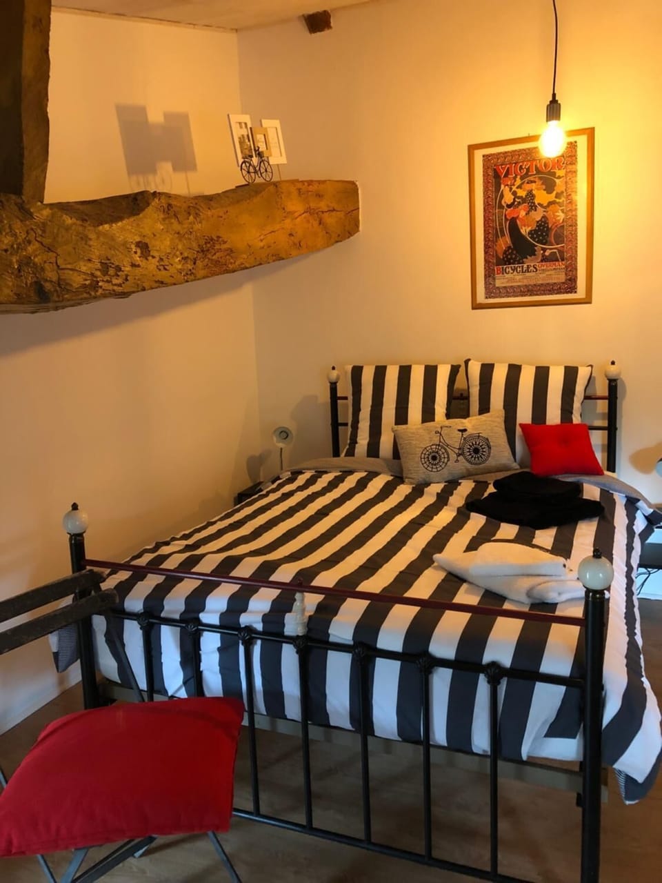 Individually decorated, individually furnished, soundproofing