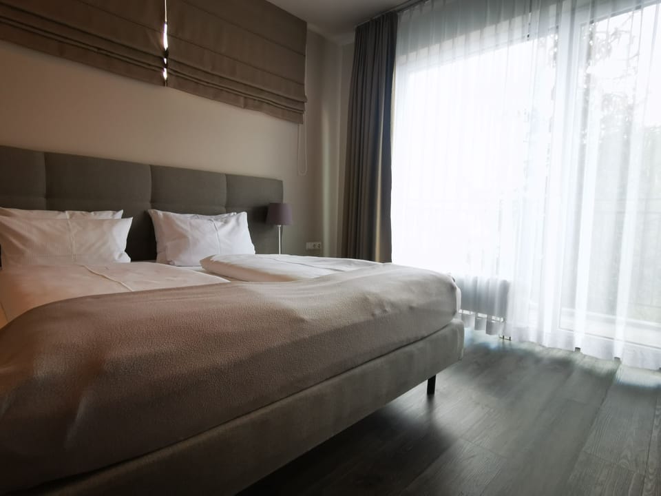 Double Room, Balcony | Hypo-allergenic bedding, in-room safe, desk, laptop workspace