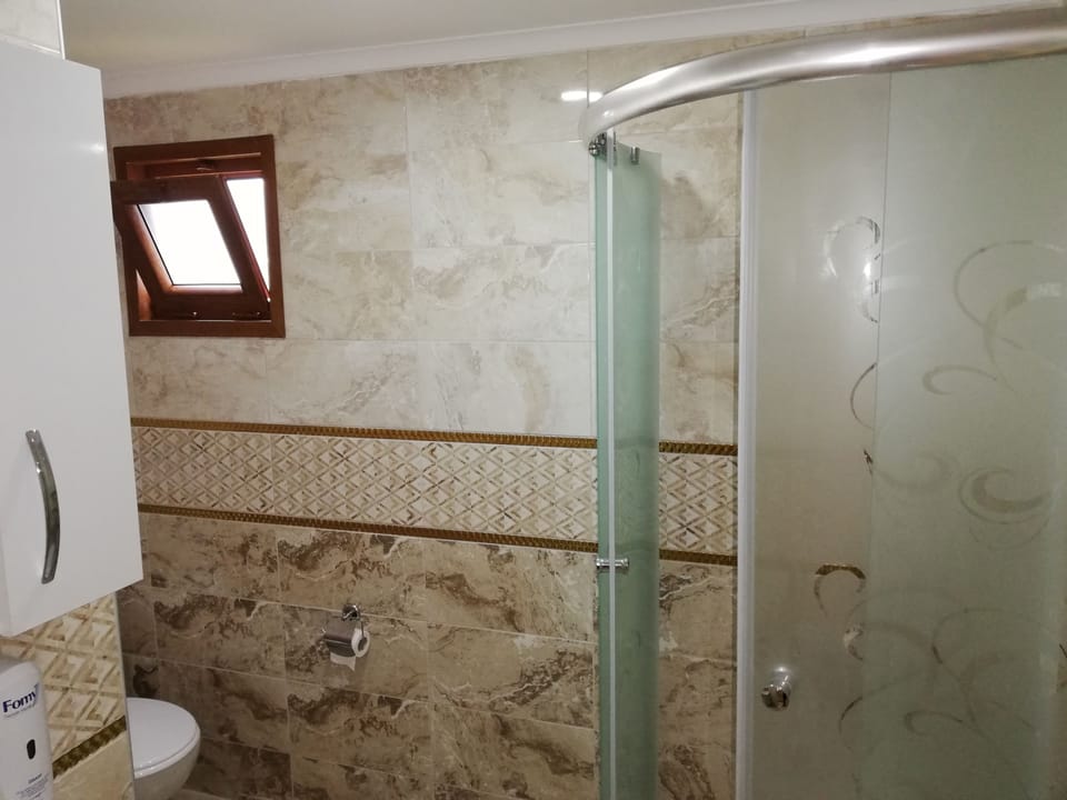 Apartment, 2 Bedrooms | Bathroom | Shower, hair dryer