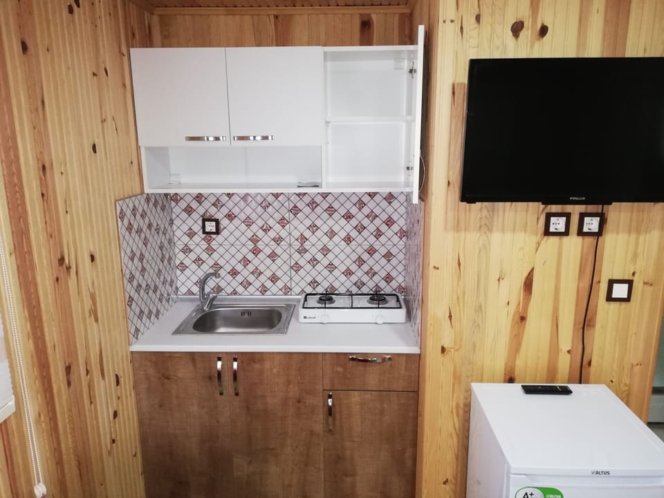 Apartment, 2 Bedrooms | Private kitchen | Coffee/tea maker