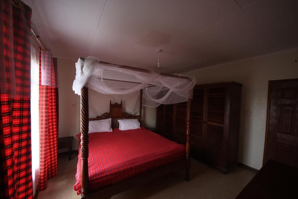 Minibar, bed sheets