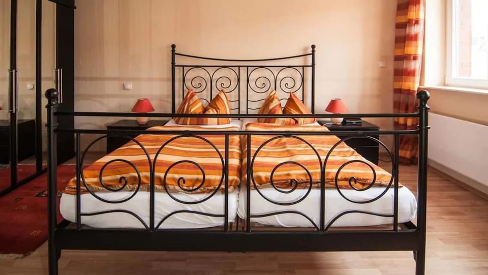 Double Room | Free WiFi, bed sheets