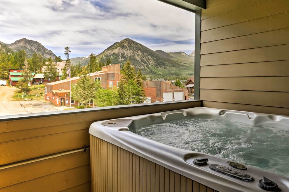 Private Hot Tub w/ Mountain Views