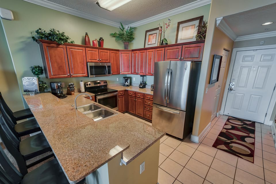 Fully stocked kitchen with everything you need to cook!!!
