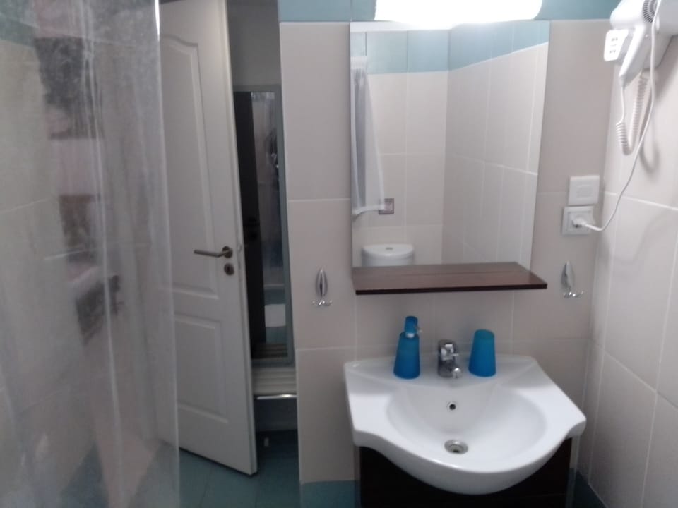 Double Room (Art Room No 4) | Bathroom sink