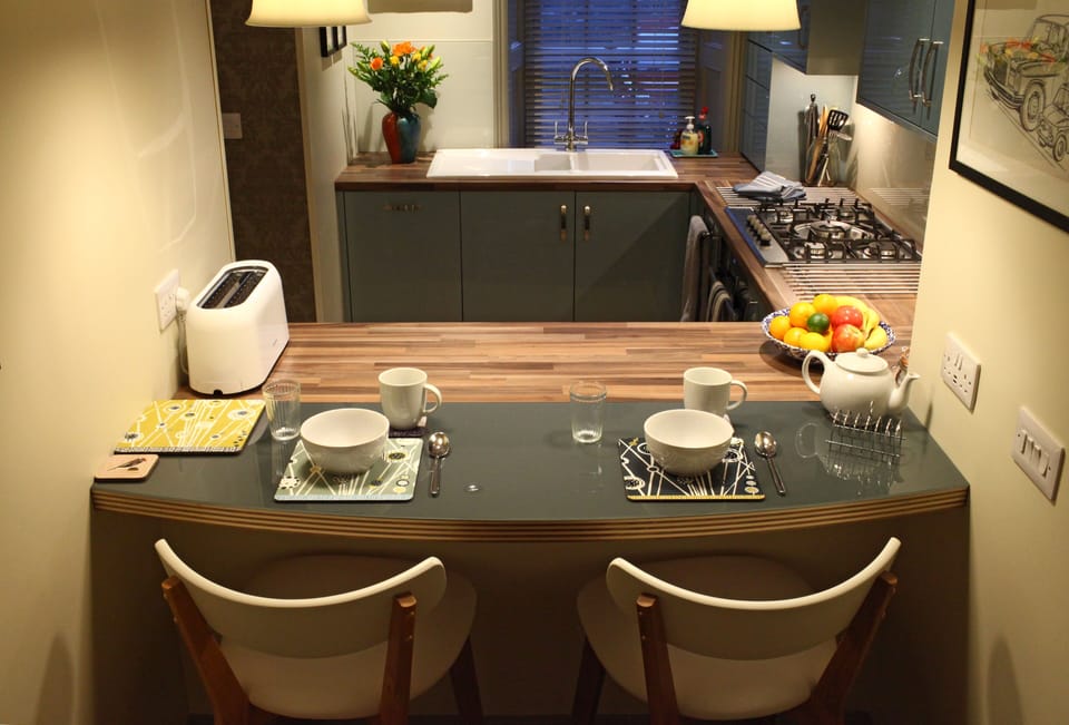 Breakfast:  an airy space to wake up to, all kitchen amenities right to hand.