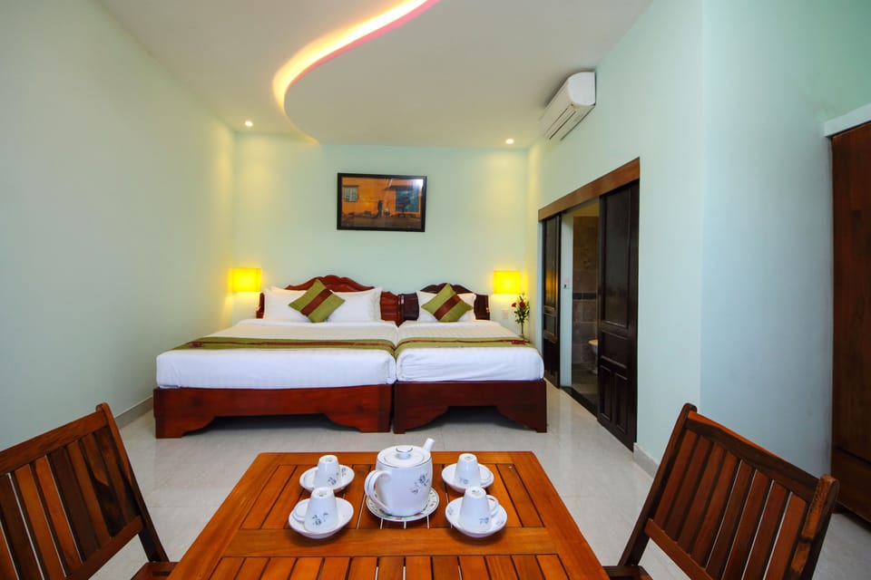 Premium bedding, desk, soundproofing, free WiFi