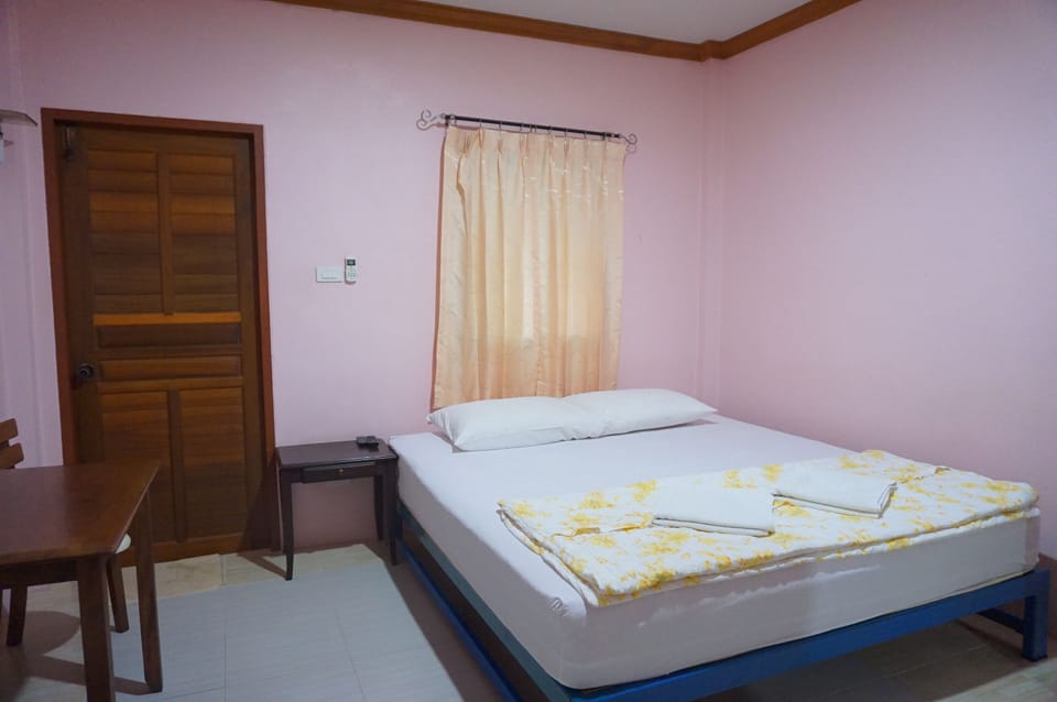 Deluxe Room | Rollaway beds (surcharge), WiFi (free)