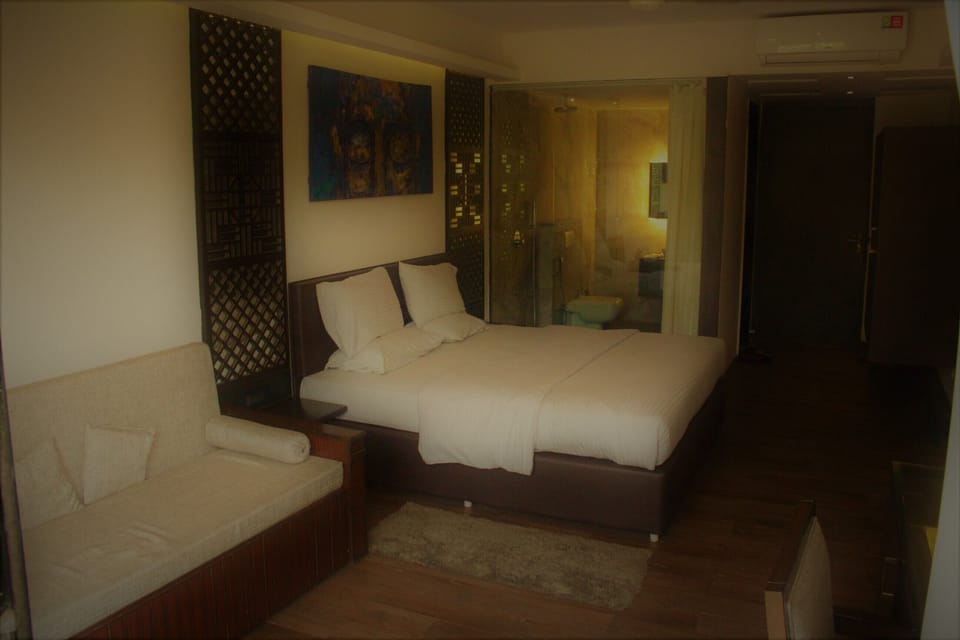 Premium Double Room | Minibar, individually furnished, desk, laptop workspace