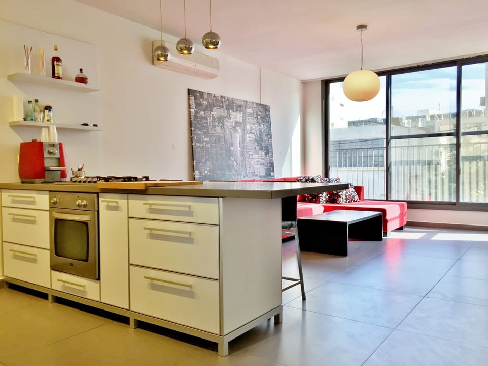 Luxury Townhome, 2 Bedrooms, Beachside | Private kitchen | Fridge, microwave, oven, stovetop