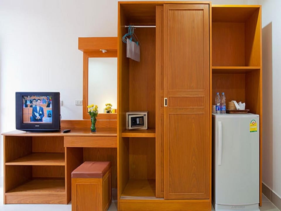 In-room safe, desk, laptop workspace, blackout drapes