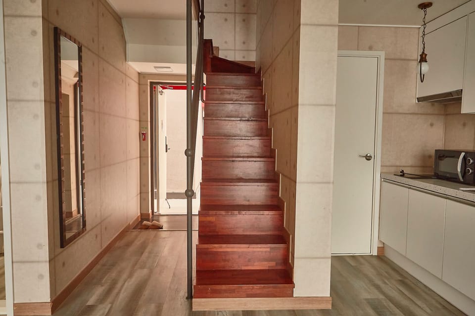 Apartment, 3 Bedrooms | Soundproofing, free WiFi
