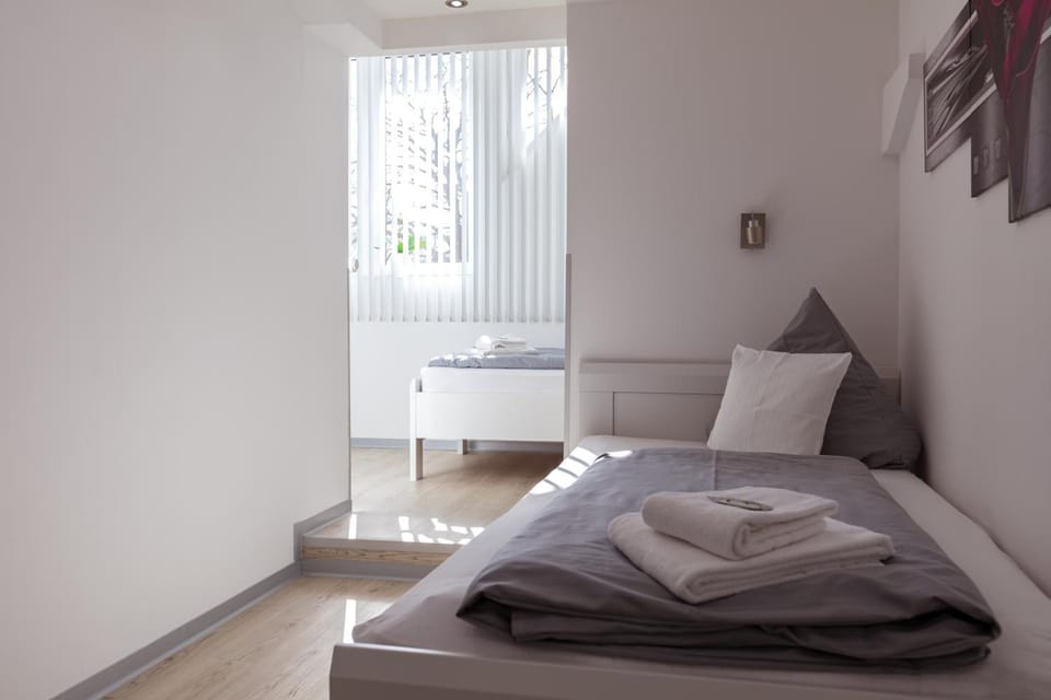 Classic Twin Room | Desk, soundproofing, iron/ironing board, free WiFi