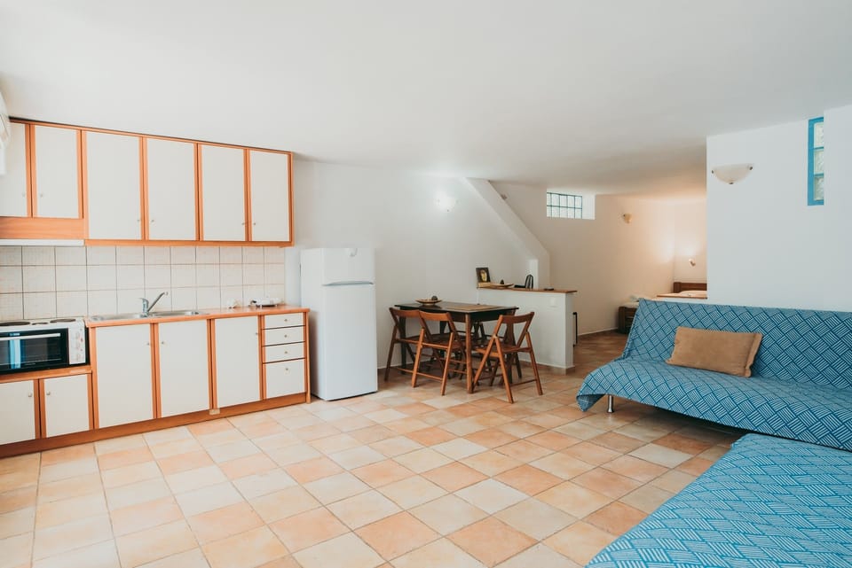 Deluxe Apartment, 1 Bedroom | Tempur-Pedic beds, soundproofing, bed sheets