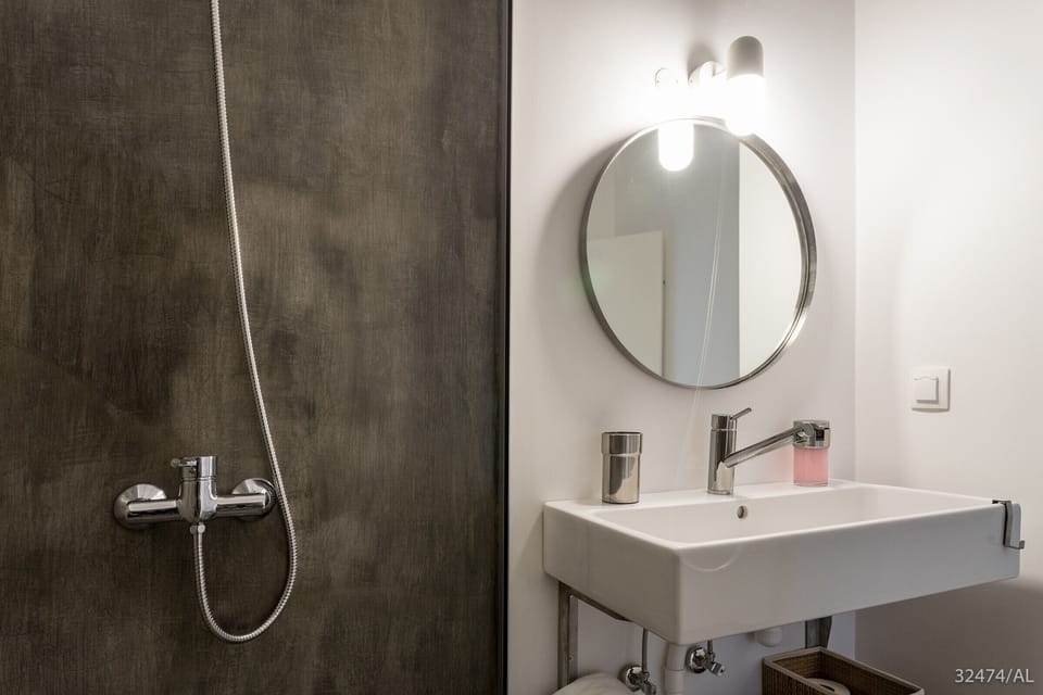 Bathroom with wc and shower