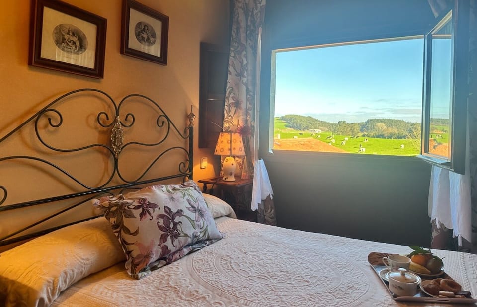 Family Room | 14 bedrooms, Egyptian cotton sheets, premium bedding