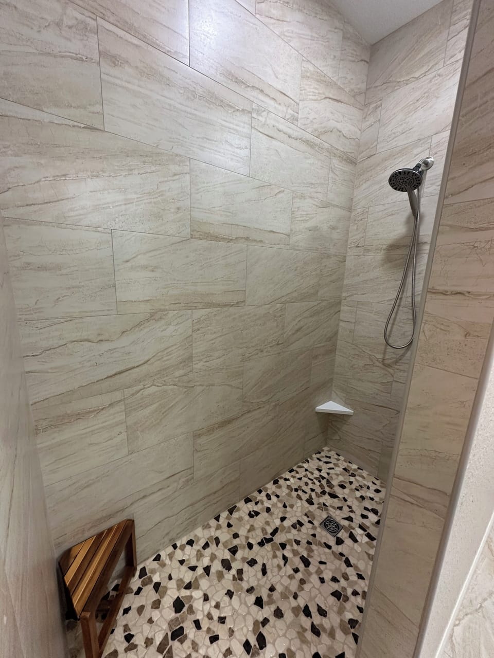 Remodeled (2025) walk-in shower 