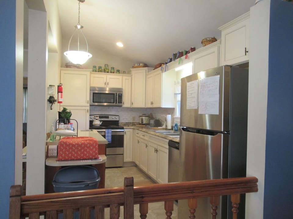 Fully equipped kitchen.