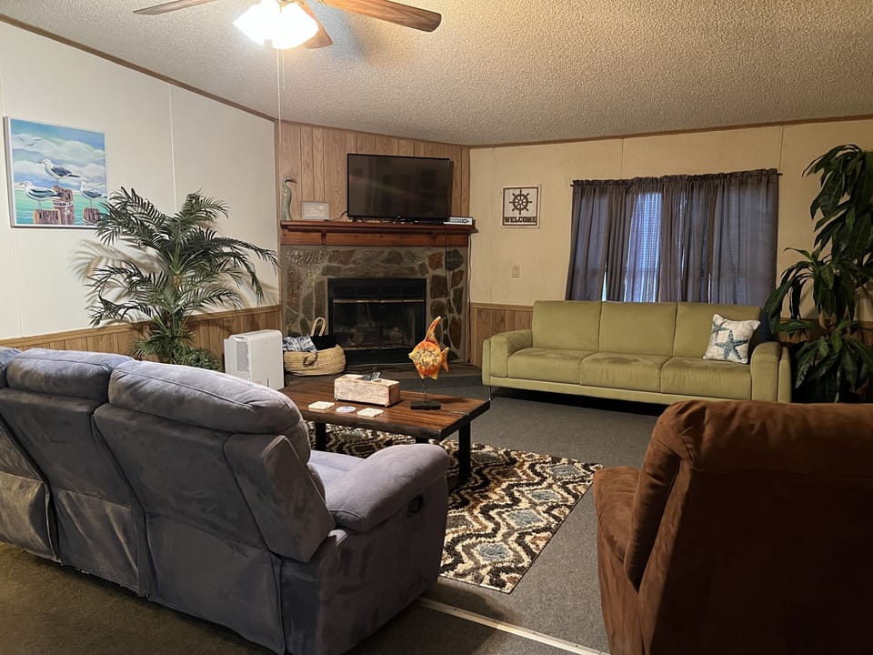 Spacious Comfy living Area