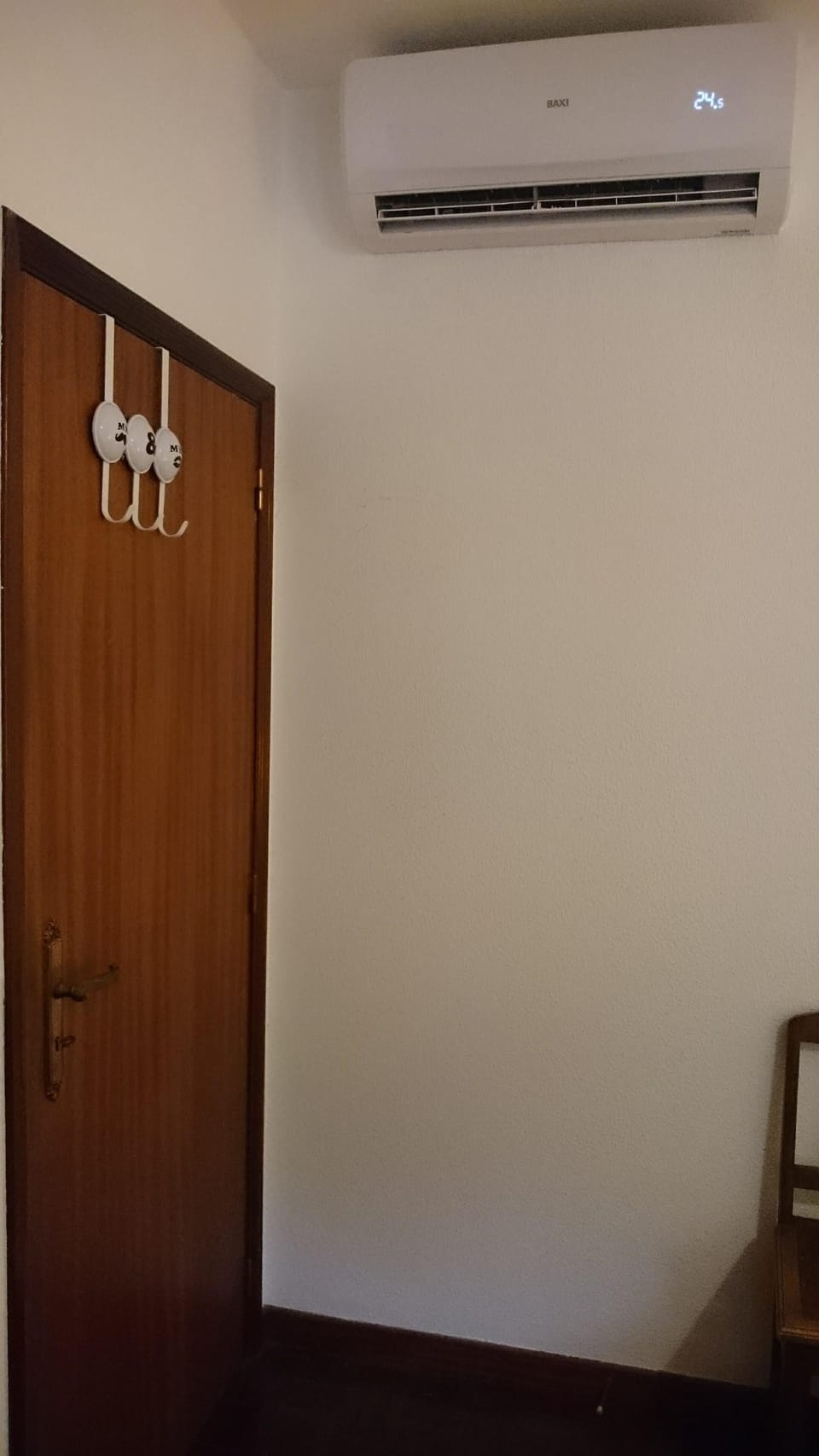 A/C and heating in bedrooms and living rood