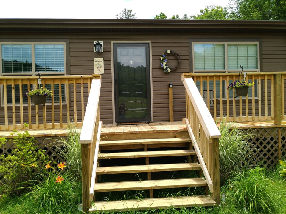 Welcome to the Cabin on the Creek.