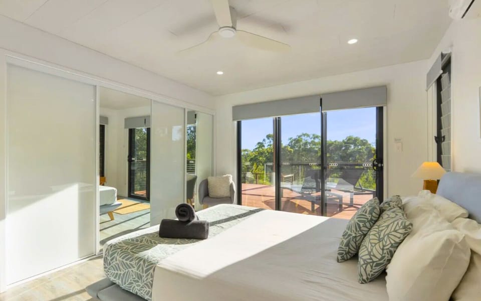 Master bedroom (1)