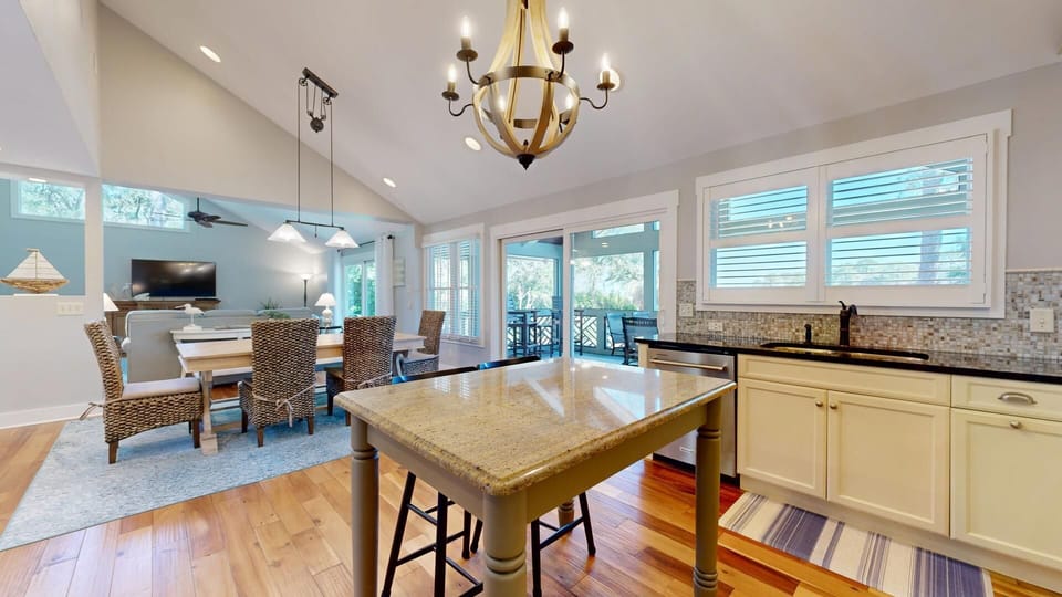 Kitchen with Island