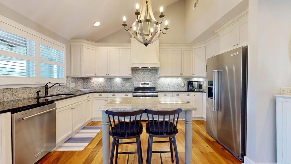 Fully Stocked Kitchen