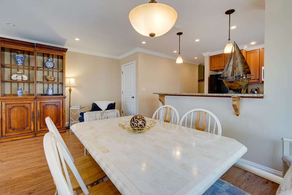 Dining Table | Dishware & Flatware Provided