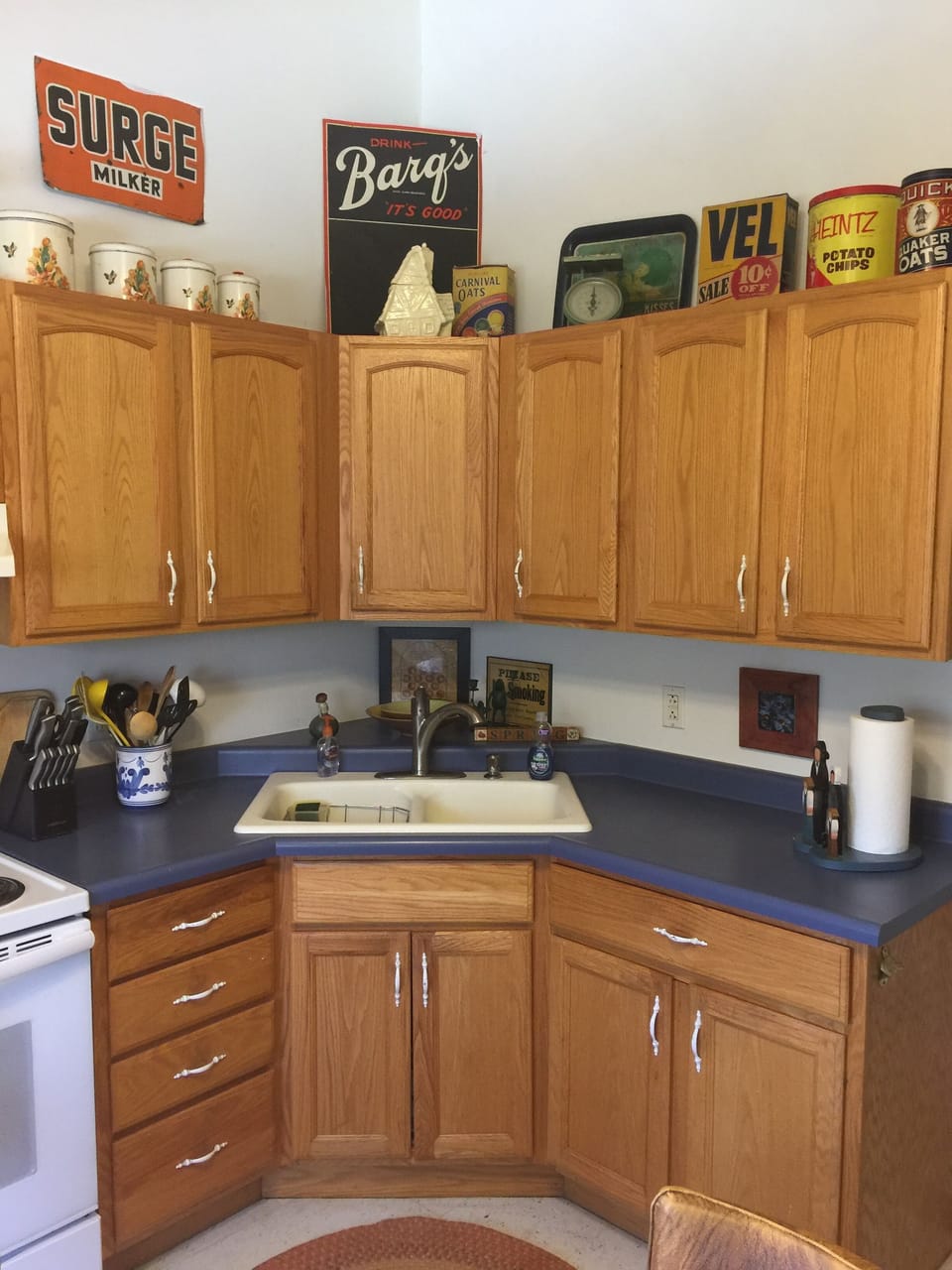 Kitchen sink area