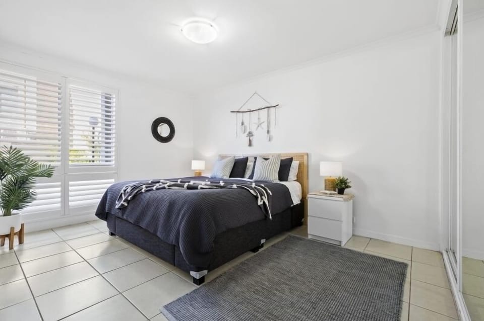 Main bed
