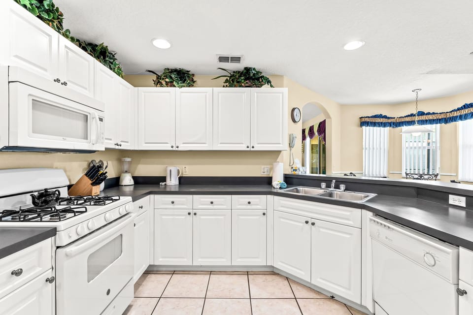 Well-equipped kitchen